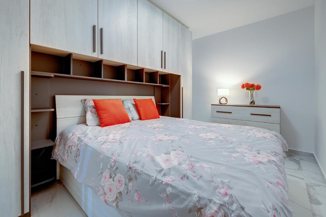 Deluxe 2br In St Julians شقة *