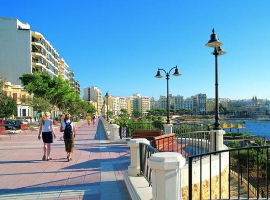 Deluxe 2br In St Julians Апартаменты *